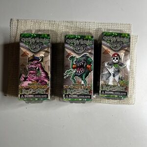 Lot of 3 WizKids Creepy Freaks Boo-ster Packs Gross-Out 3D Trading Game 2003 NEW